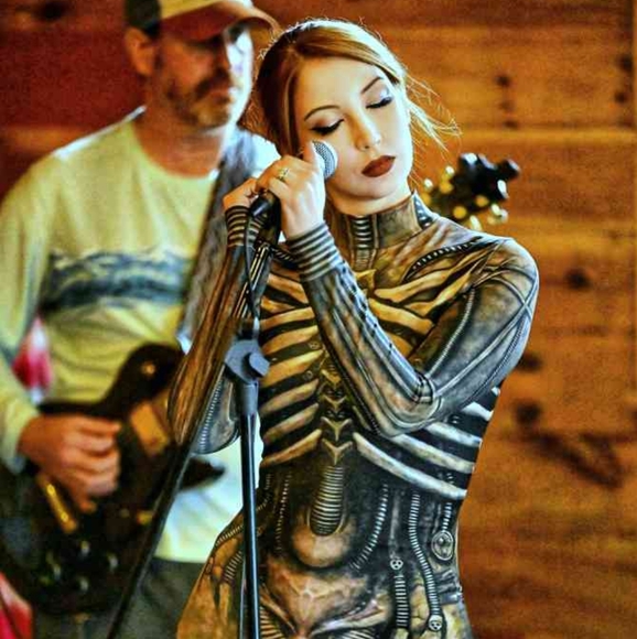 Meet your Posher, Devi - Picture 3 of 3